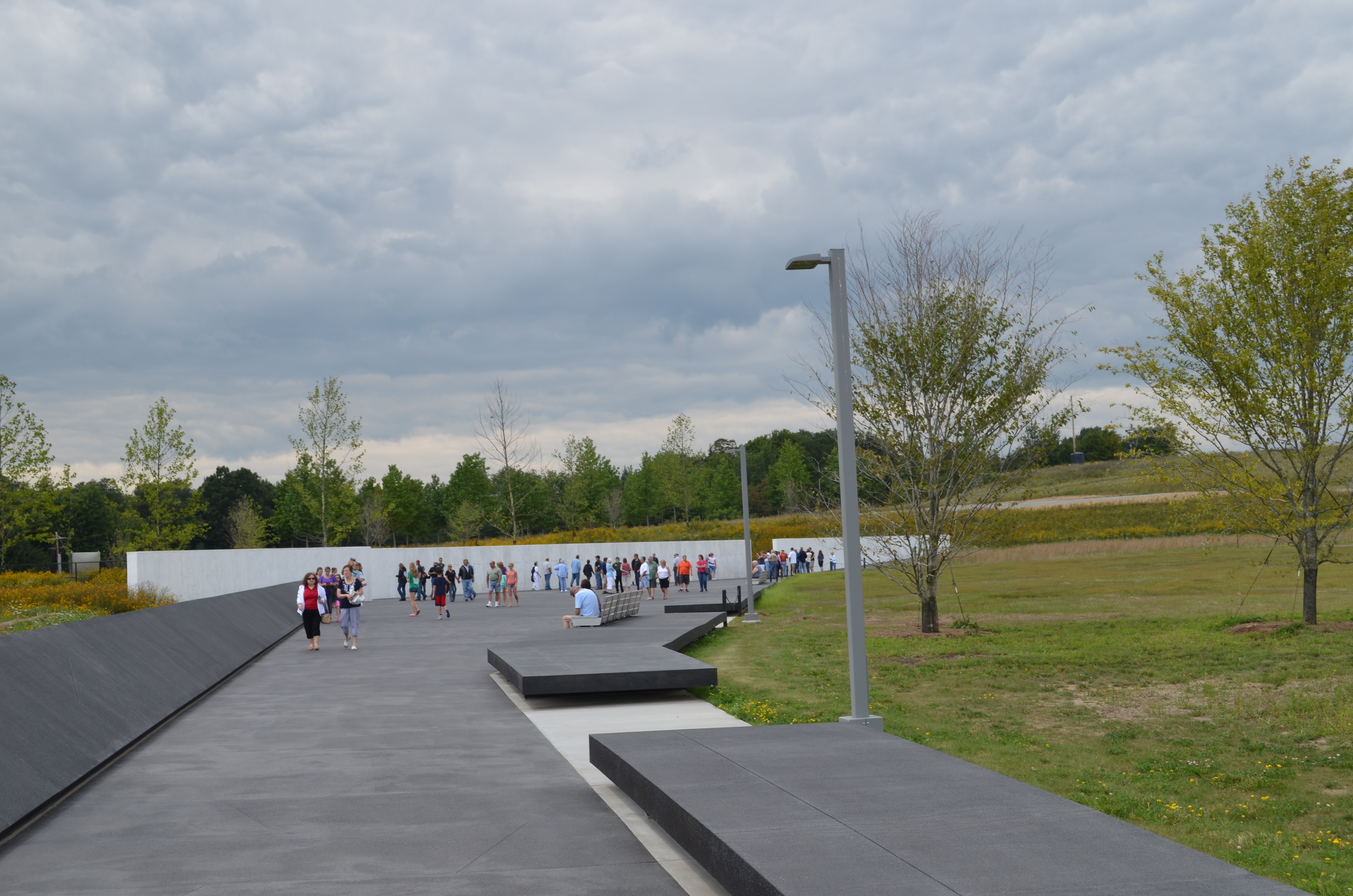 Visitors at the Wall of Names and Memorial Walkway at the Flight 93 National Memorial. National Park Service.