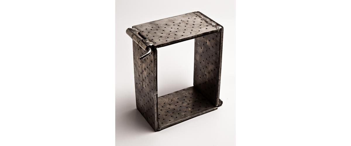 A heroin brick mold